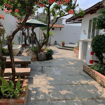 Villa Rumah Ibu Dago Бандунг Екстериор снимка
