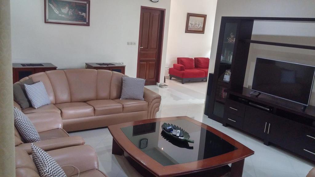 Villa Rumah Ibu Dago Бандунг Екстериор снимка