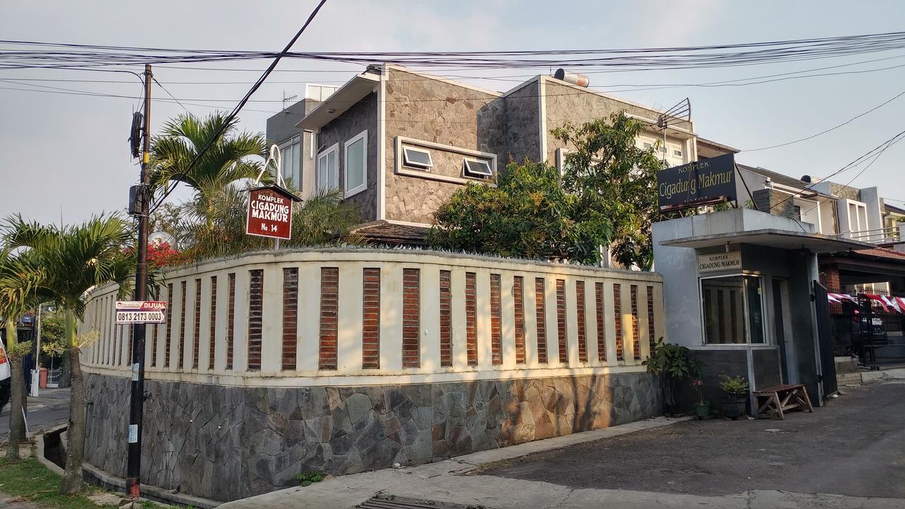 Villa Rumah Ibu Dago Бандунг Екстериор снимка