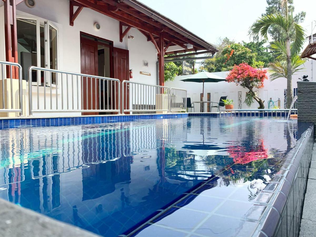 Villa Rumah Ibu Dago Бандунг Екстериор снимка