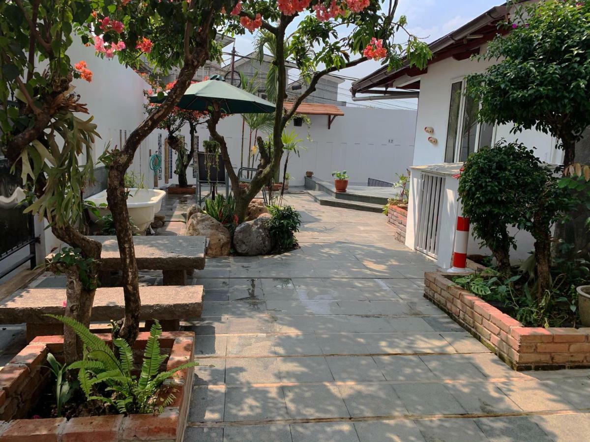Villa Rumah Ibu Dago Бандунг Екстериор снимка