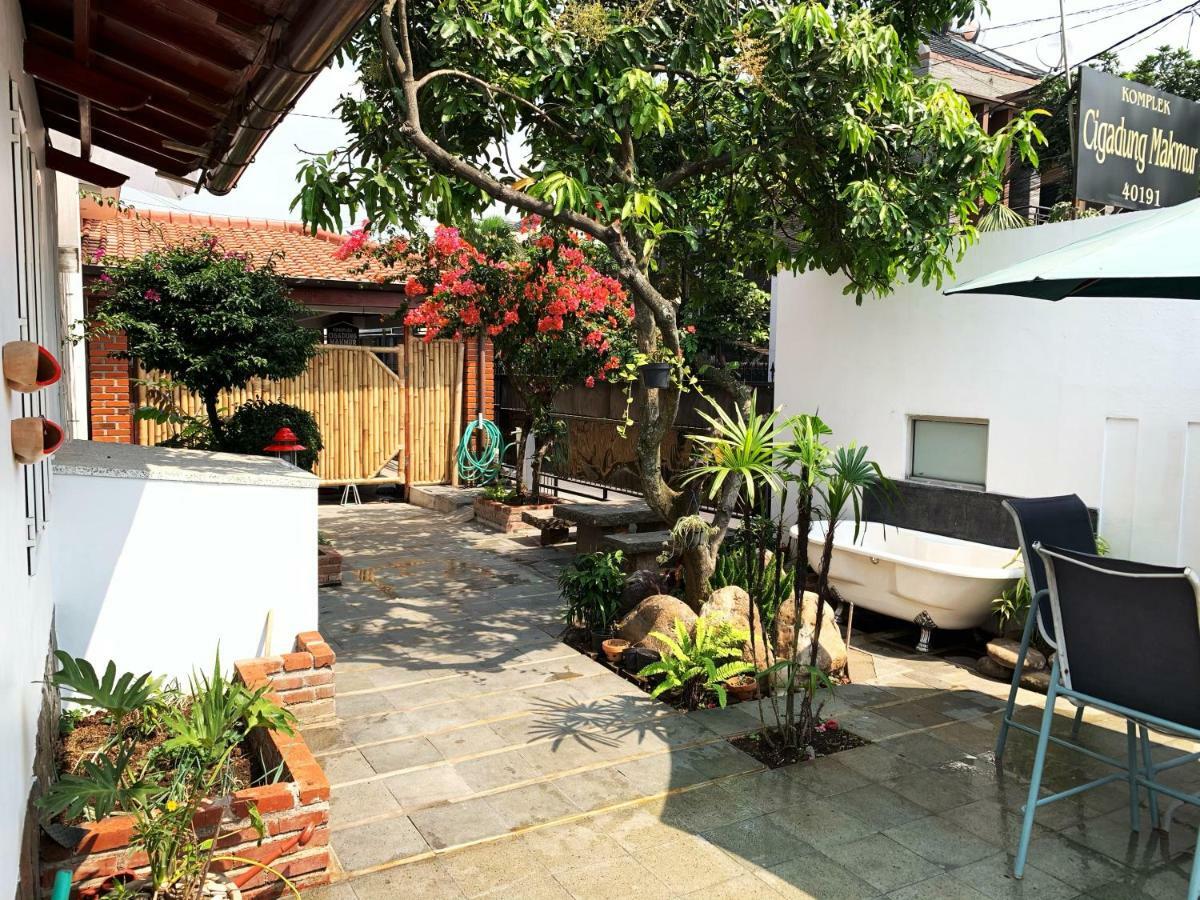 Villa Rumah Ibu Dago Бандунг Екстериор снимка