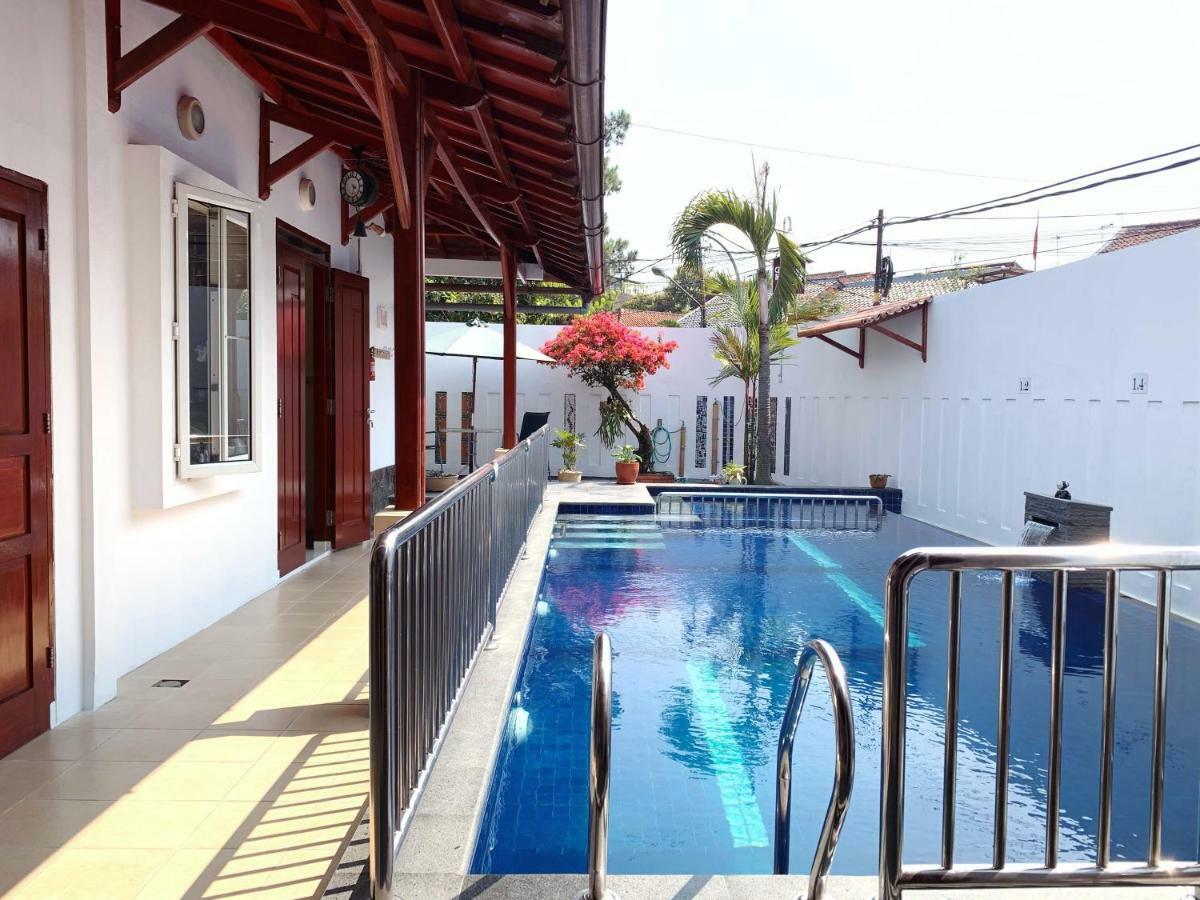 Villa Rumah Ibu Dago Бандунг Екстериор снимка