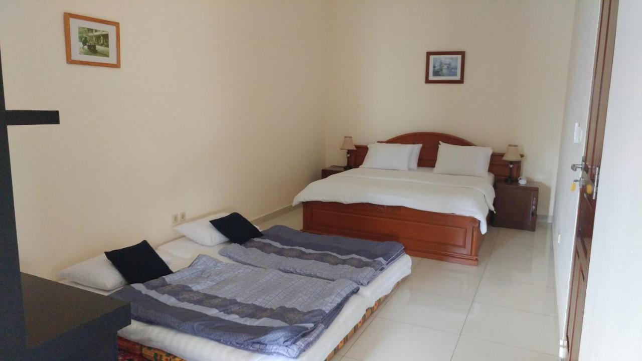 Villa Rumah Ibu Dago Бандунг Екстериор снимка